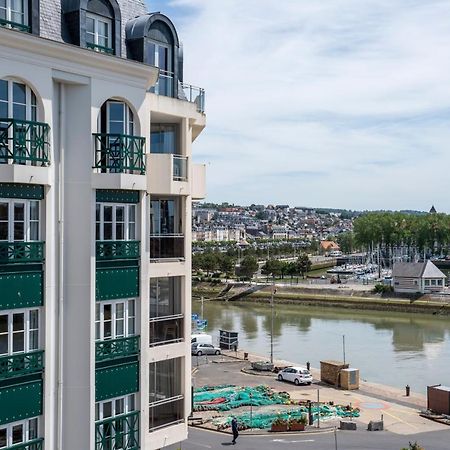 Sowell Hotels Le Beach Трувіль-сюр-Мер Екстер'єр фото